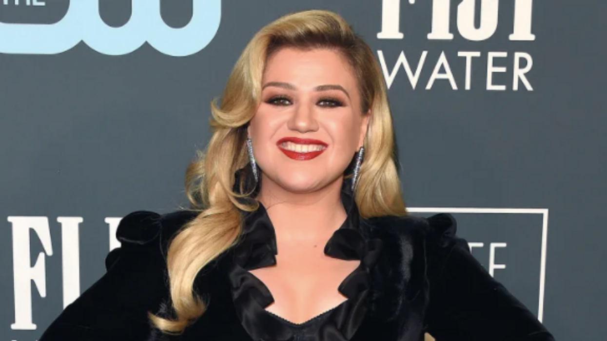 Kelly Clarkson Finalizes Her Divorce From Brandon Blackstock, Says She’s “Open to Dating Again”
