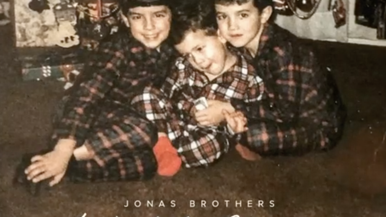 Twitter Reacts To Emotional Jonas Brothers Christmas Song