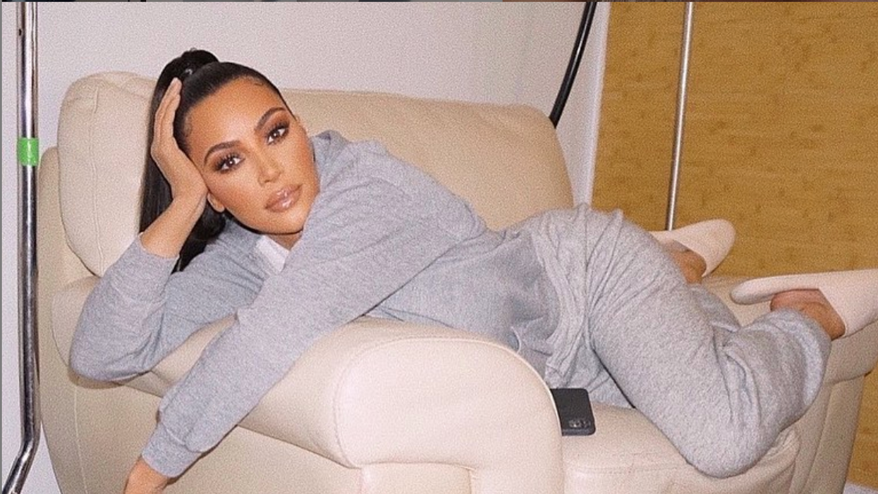 Kim Kardashian West Gifts Fans On Twitter $1000